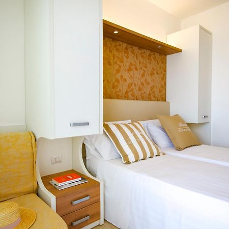 Eurhotel Rimini Bagian luar foto