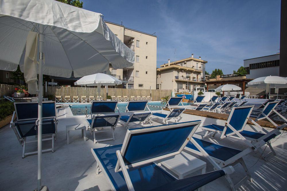 Eurhotel Rimini Bagian luar foto