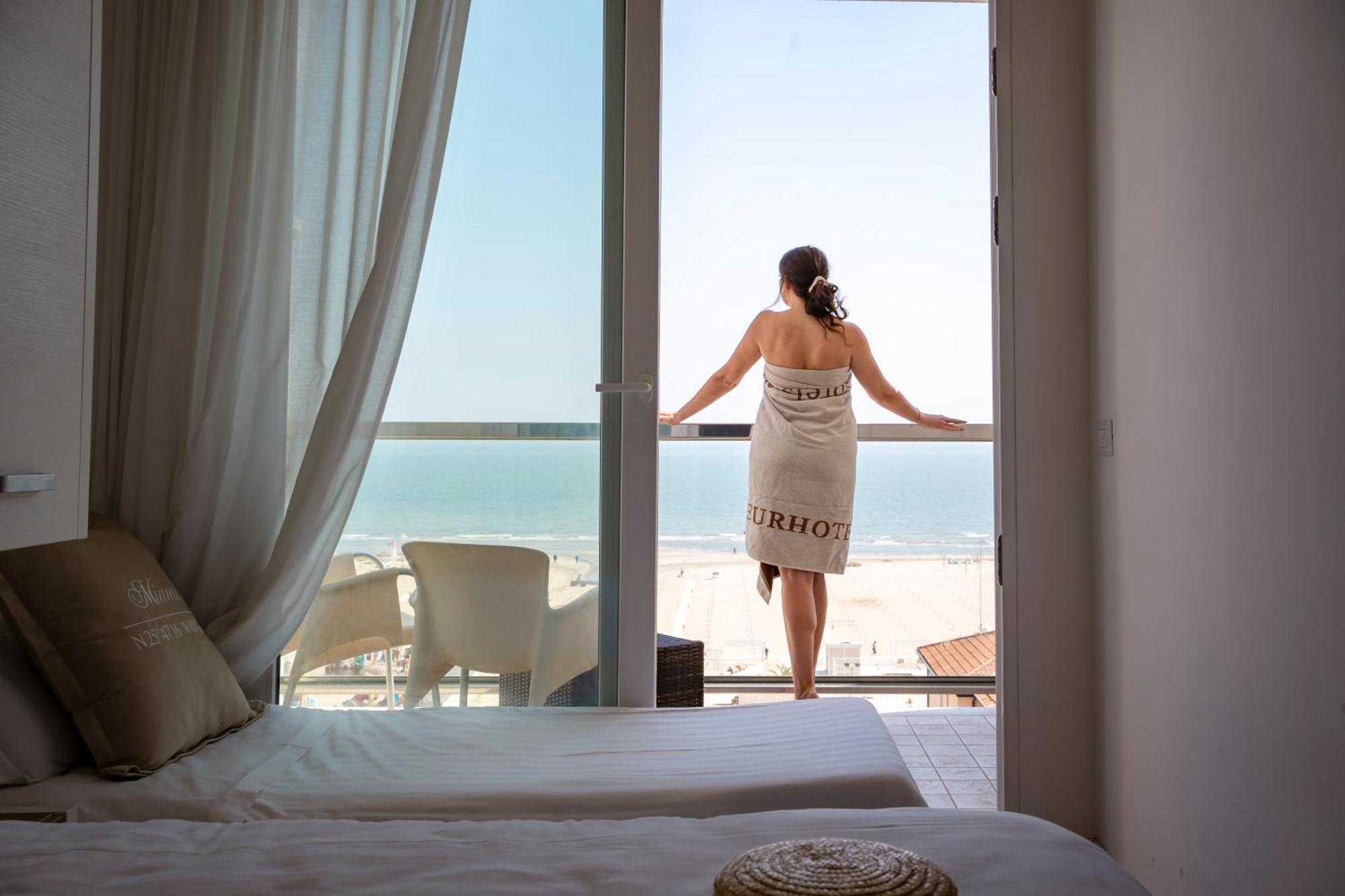 Eurhotel Rimini Bagian luar foto