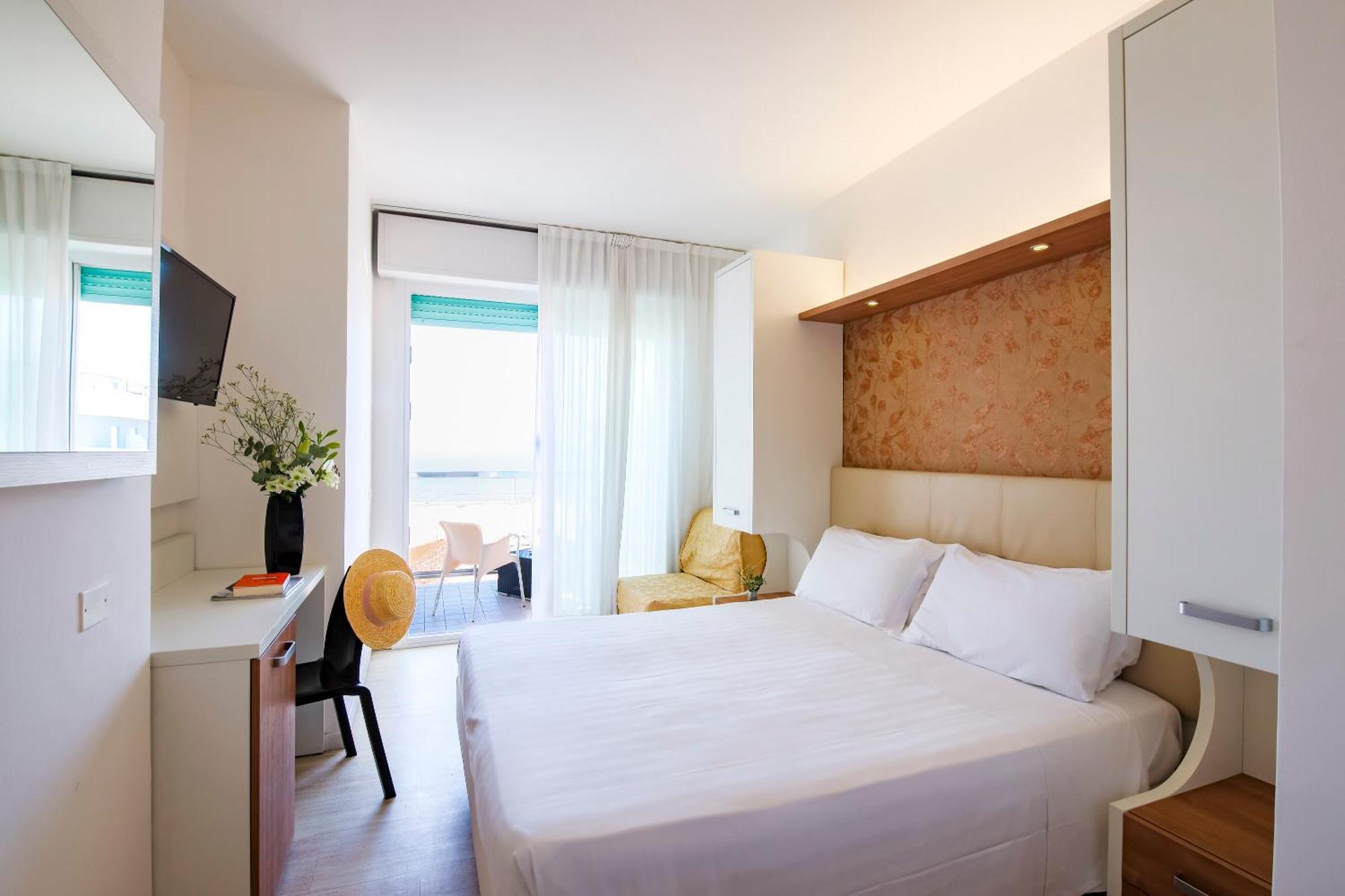 Eurhotel Rimini Bagian luar foto