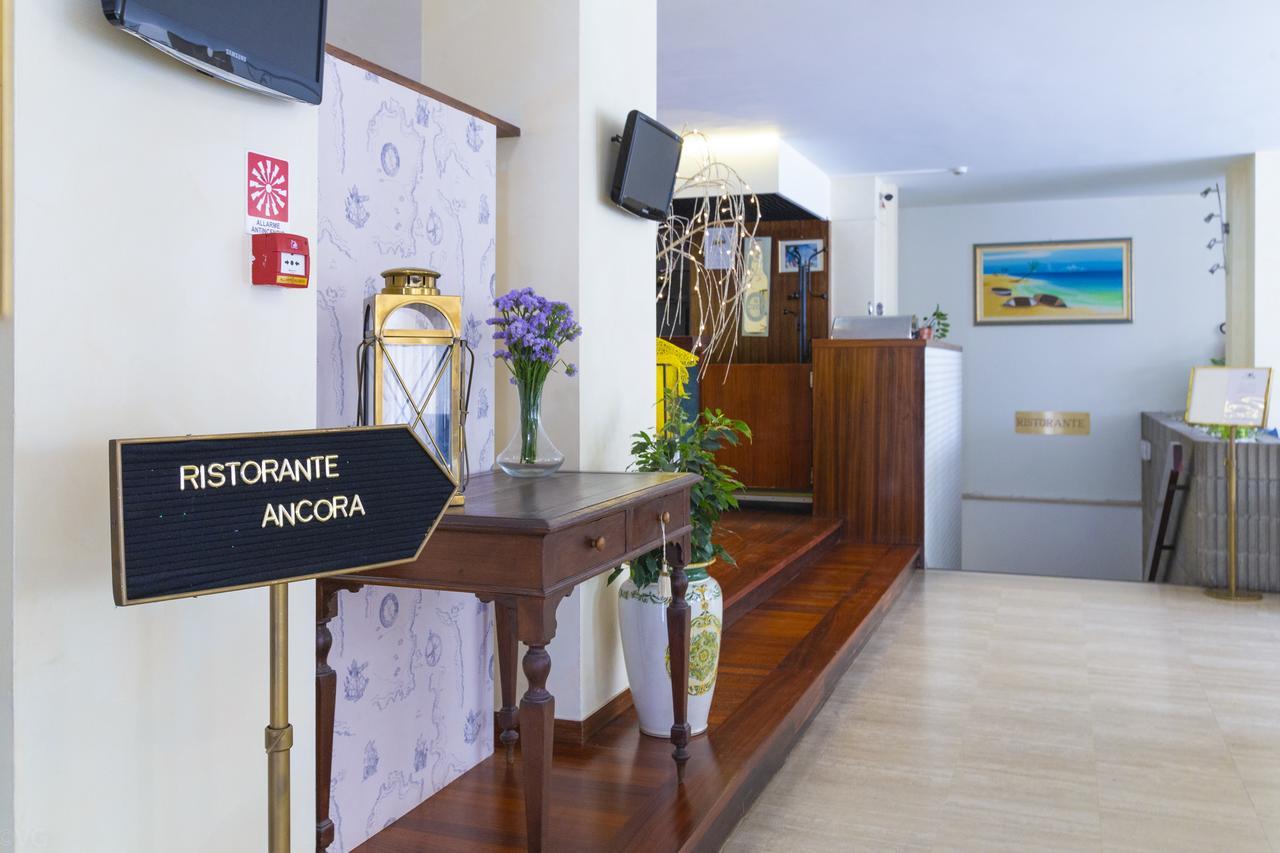 Eurhotel Rimini Bagian luar foto