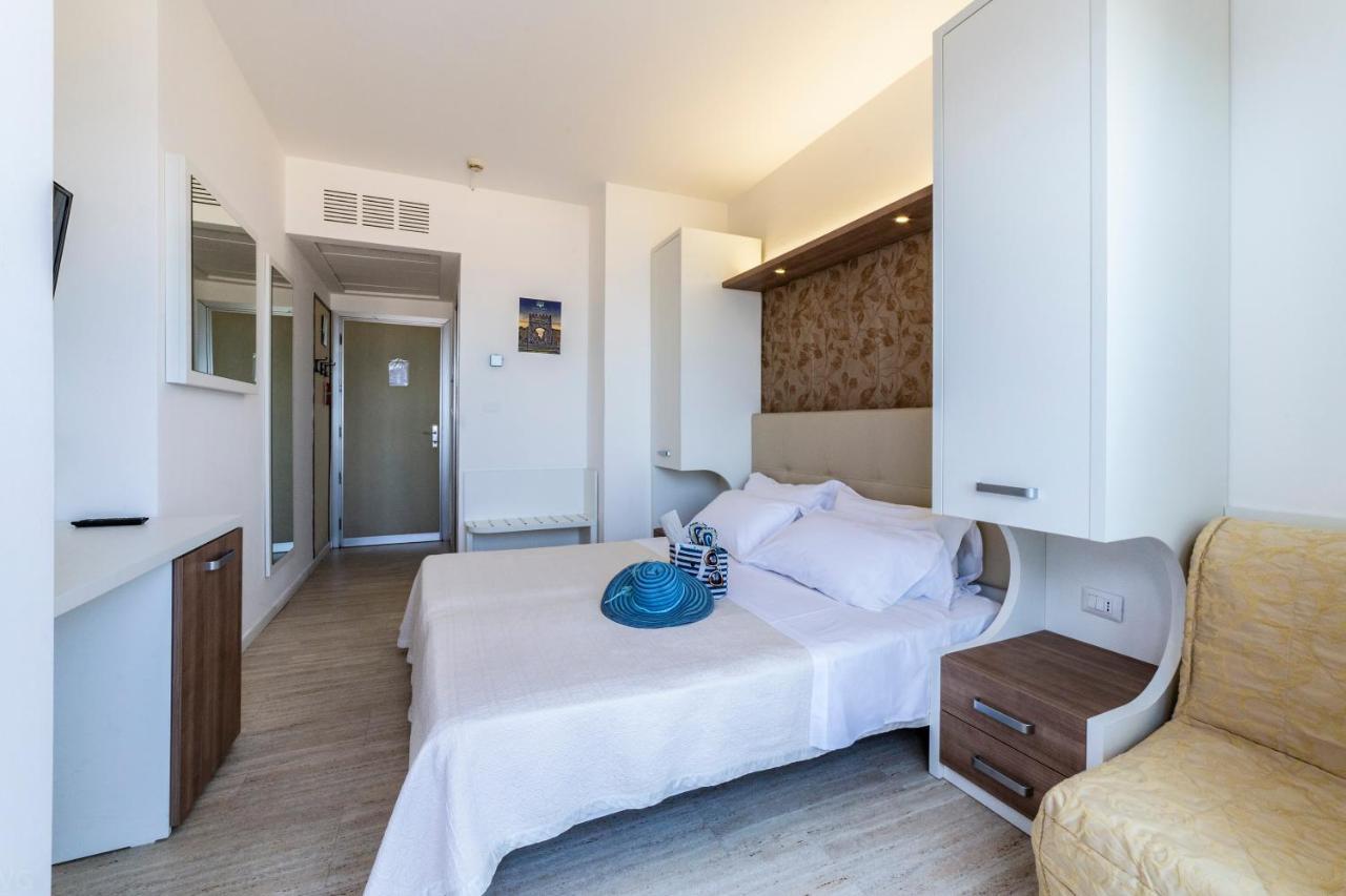 Eurhotel Rimini Bagian luar foto